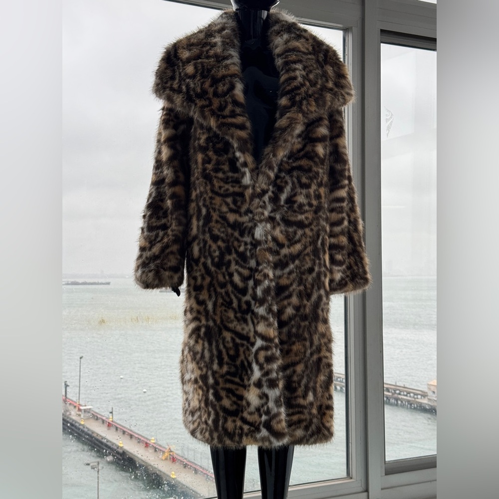 Luxury Leopard Faux Fur Coat – Statement, Winter, High Fashion Look”
